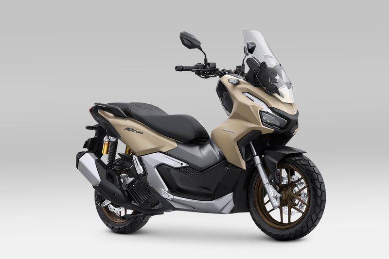 Honda ADV 160cc view 1